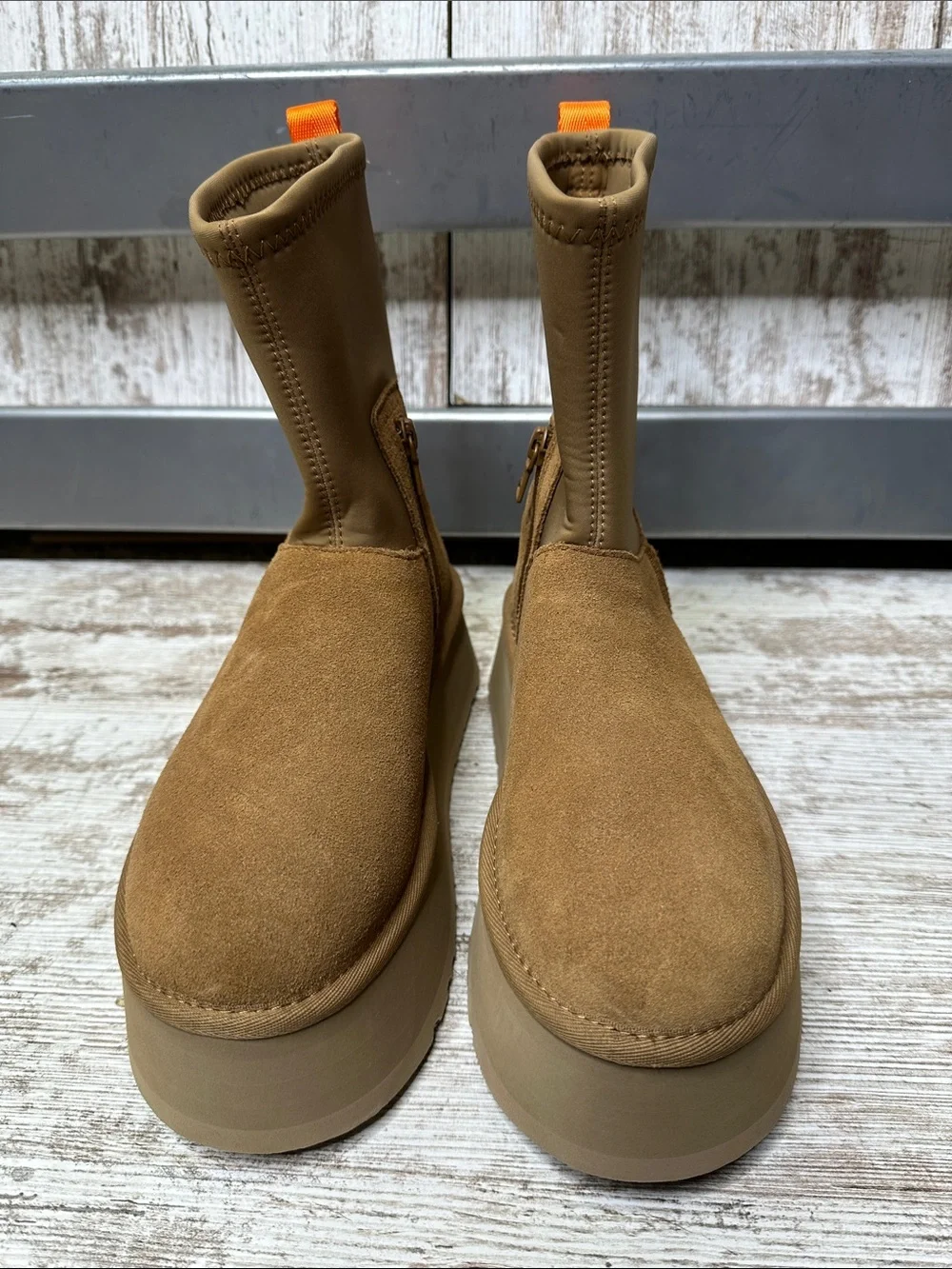 UGG UGG Classic Dipper Platform 1144031 Women's Fashion Boots Chestnut Sz 5